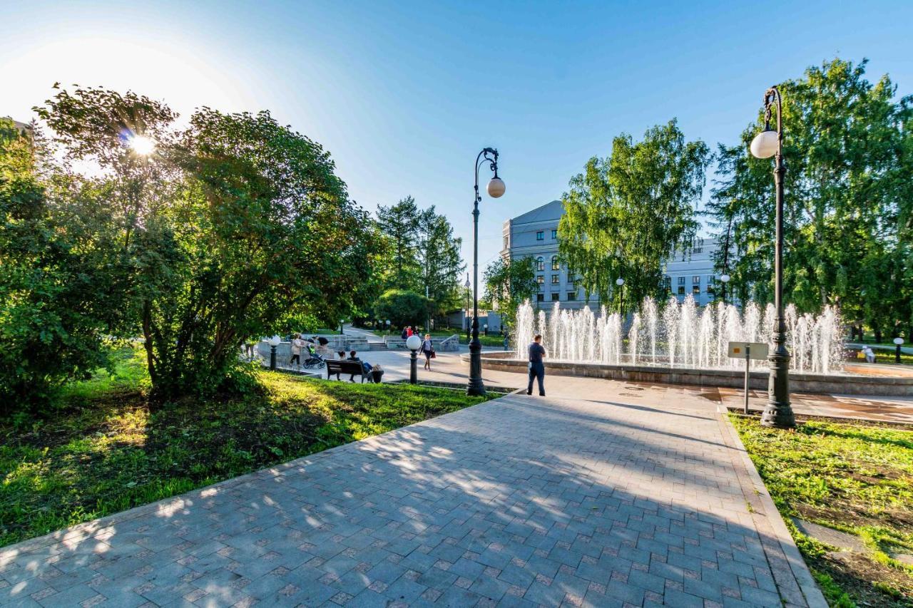 Gostinica Bolsoi Ural Hotel Ekaterinburg Exterior photo